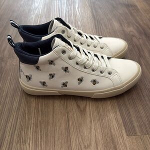 NWOT Joules 🐝 Coast Pump Mid High Top Trainers - White with Bees Size 6